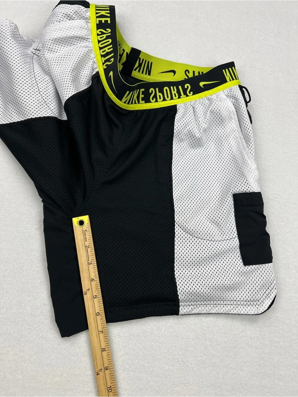 Nike Sportswear Sport Clash Reversible Training Shorts Men Sz L White/Black/Volt